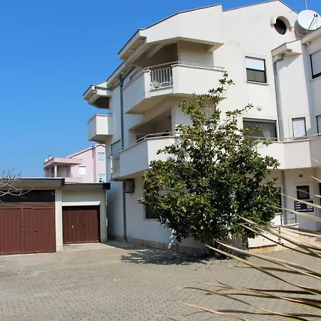 Amado/lozic Apartment Zadar
