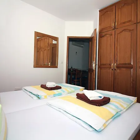 Amado/lozic Apartamento *