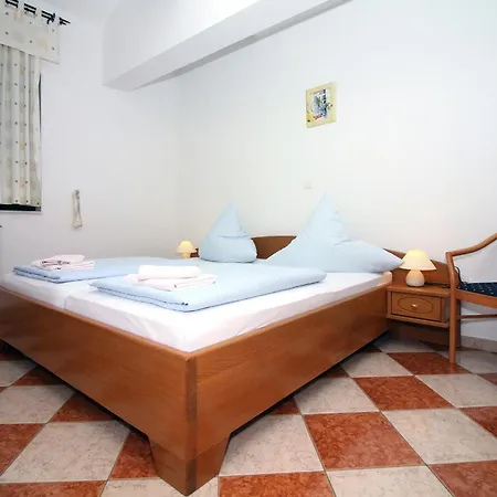 Amado/lozic Apartman *