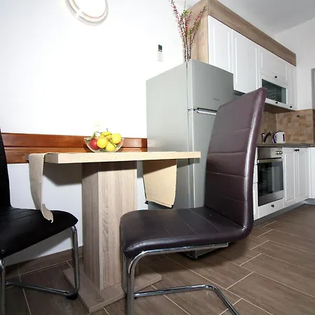 Amado/lozic Apartman *