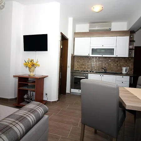 Apartman Amado/lozic *