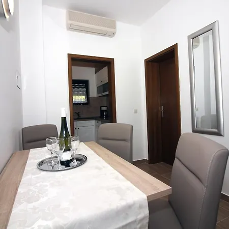 Amado/lozic Apartman
