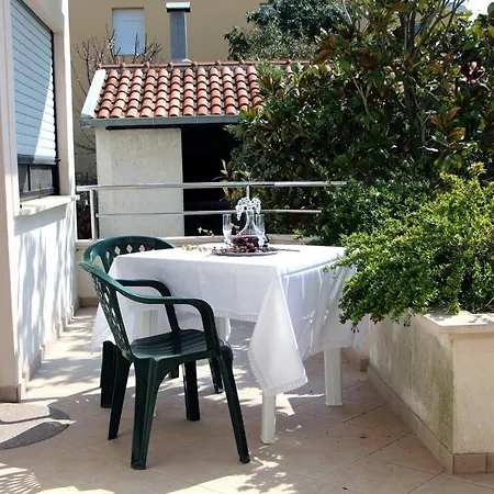 Amado/lozic Apartman Zára